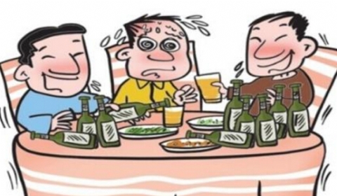 你还敢劝酒？小心违法