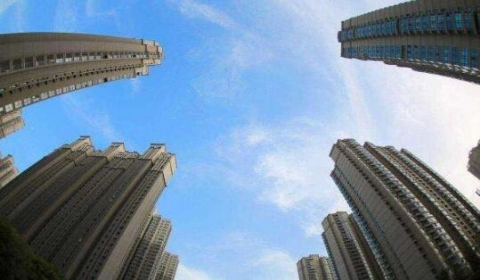 房屋买卖中出卖方违约解除合同 买受方能要求房屋溢价损失吗？