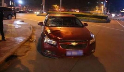 交通肇事后冒充路人 是否构成“逃逸”情节？